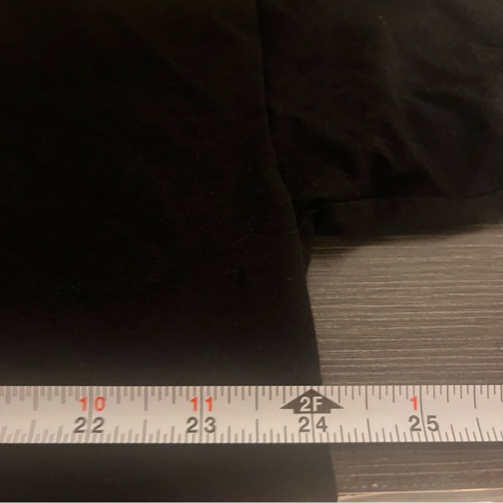 Hustle Black Logo Graphic Tee - Picture 4 of 4